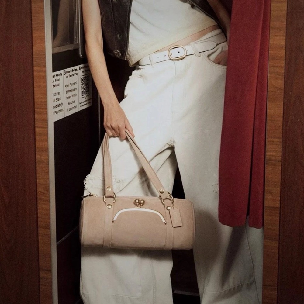 Coach suede nuage pink Kisslock barrel bag limited edition - Picture 11 of 16